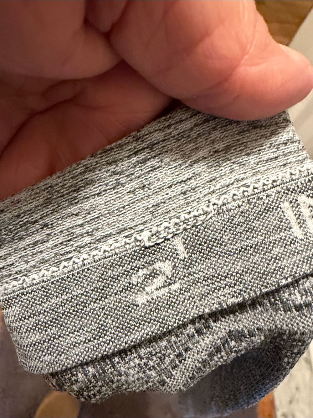 🩶🤍lululemon athletica Gray Ombre Swiftly Tech Racerback Tank Top Sz 2🤍🩶 - Picture 6 of 6